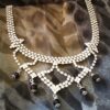Collar de rodio, circonitas y cristal de la marca (Asfour Crystal)